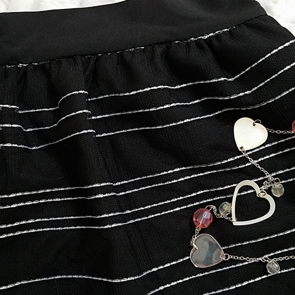 BCBGENERATION  Fancy black tulle shorts white threading accents  sz.6 - Picture 7 of 7